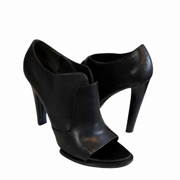 Alexander Wang Shoes - Alexander Wang Black Leather Peep Toe Heels 39.5